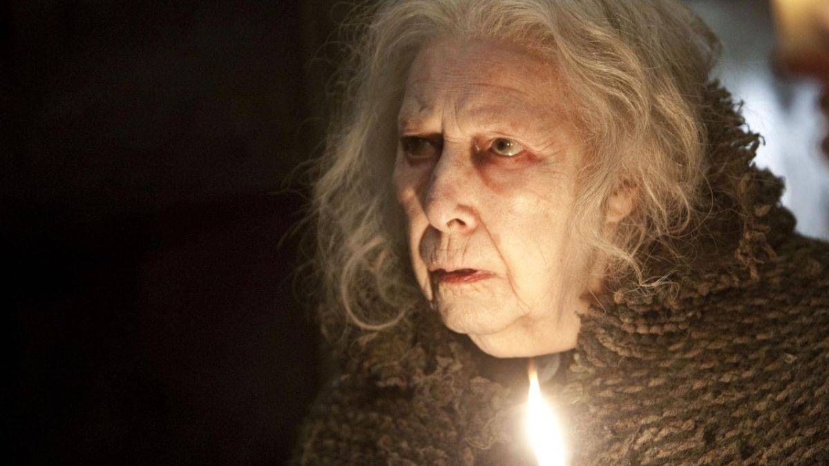 Hazel Douglas come Bathilda Bagshot in Harry Potter e i Doni della Morte Parte 1